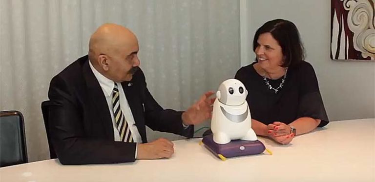 TNG investerar i en ai-robot för att förbättra det personliga mötet