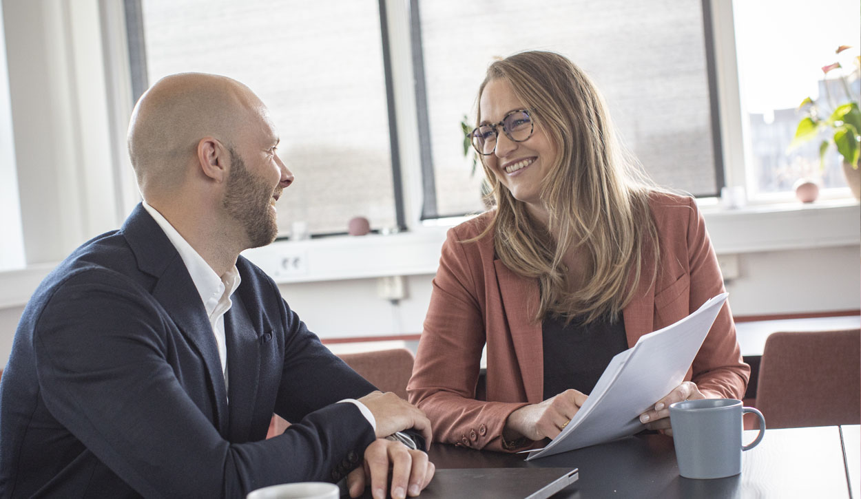 Hyra konsult inom ekonomi, marknadsföring, administration, HR, kundtjänst, produktion, IT och teknik? Hör av dig till TNG - ditt lokala bemanningsföretag i Kalmar.