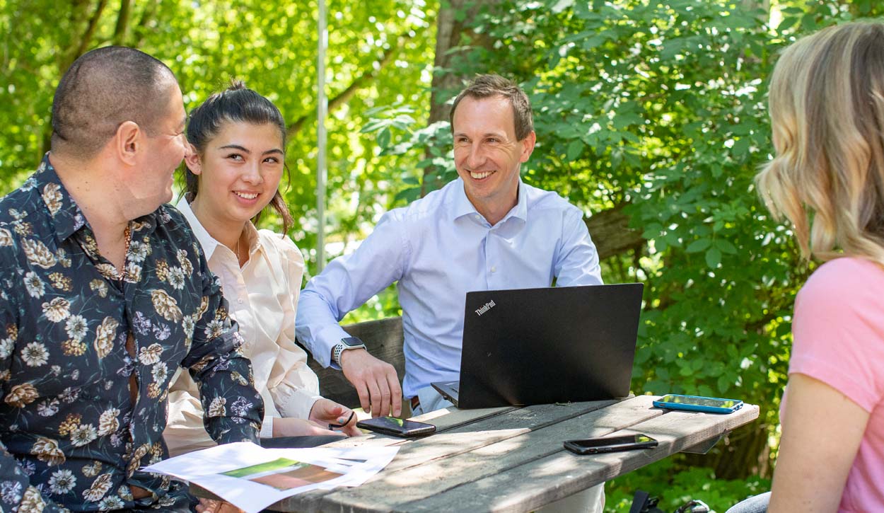 Behöver du hjälp med rekrytering av HR-personal eller vill anlita en kvalitetssäkrad HR-konsult? Kontakta oss på TNG!